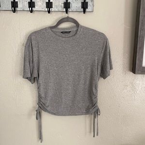 Grey tee